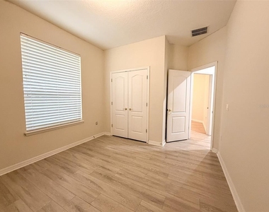 12947 Runswick Avenue - Photo Thumbnail 22