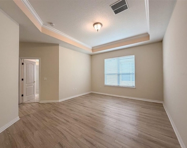 12947 Runswick Avenue - Photo Thumbnail 16