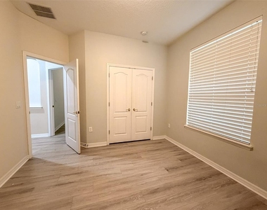 12947 Runswick Avenue - Photo Thumbnail 24