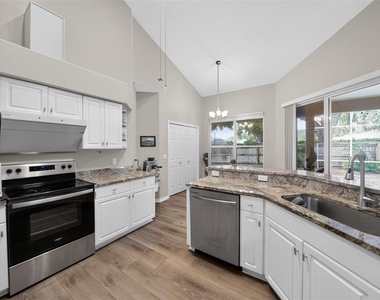 804 Rosemist Court - Photo Thumbnail 11