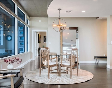 525 E Jackson Street - Photo Thumbnail 12