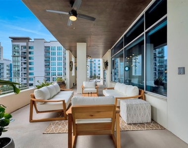 525 E Jackson Street - Photo Thumbnail 30