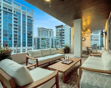 525 E Jackson Street - Photo Thumbnail 42