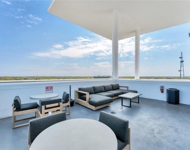 525 E Jackson Street - Photo Thumbnail 59
