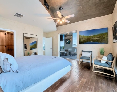 525 E Jackson Street - Photo Thumbnail 19