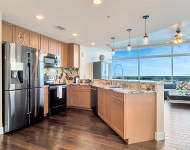 525 E Jackson Street - Photo Thumbnail 11
