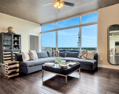 525 E Jackson Street - Photo Thumbnail 10