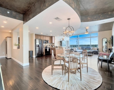 525 E Jackson Street - Photo Thumbnail 8