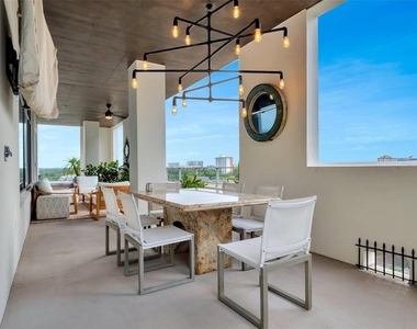 525 E Jackson Street - Photo Thumbnail 31