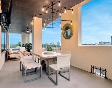 525 E Jackson Street - Photo Thumbnail 40