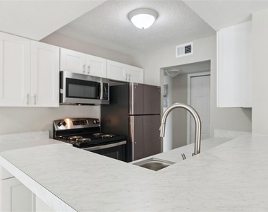 1039 S Hiawassee Road - Photo Thumbnail 9