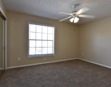 3374 Cedar Springs Place - Photo Thumbnail 12