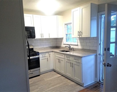 2259 2nd Ave N - Photo Thumbnail 3