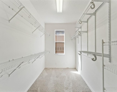 5007 River Gem Avenue - Photo Thumbnail 8