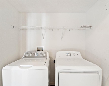 5007 River Gem Avenue - Photo Thumbnail 10
