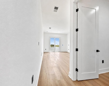 156 Caladium Avenue - Photo Thumbnail 17