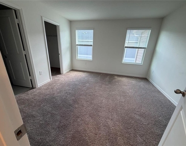 2817 Moonshadow Court - Photo Thumbnail 12
