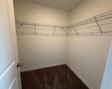 2817 Moonshadow Court - Photo Thumbnail 11