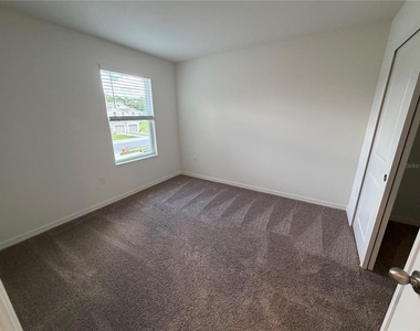 2817 Moonshadow Court - Photo Thumbnail 8