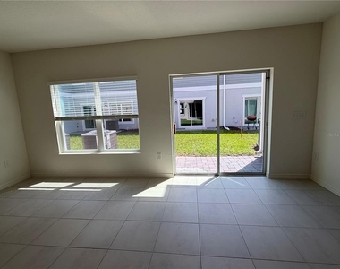 2817 Moonshadow Court - Photo Thumbnail 5