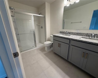 2817 Moonshadow Court - Photo Thumbnail 10
