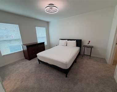 3147 Cedar Crossing Boulevard - Photo Thumbnail 4
