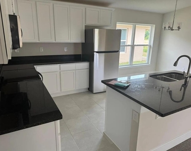 3756 Sagefield Dr - Photo Thumbnail 2