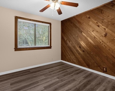 411 Sheoah Boulevard - Photo Thumbnail 14