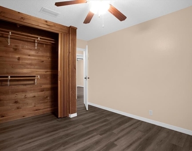 411 Sheoah Boulevard - Photo Thumbnail 15
