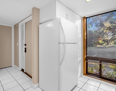 411 Sheoah Boulevard - Photo Thumbnail 5