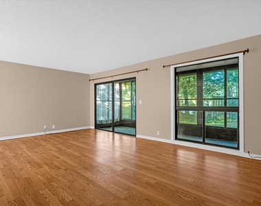 411 Sheoah Boulevard - Photo Thumbnail 2