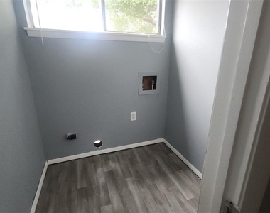 1818 Warringwood Drive - Photo Thumbnail 13