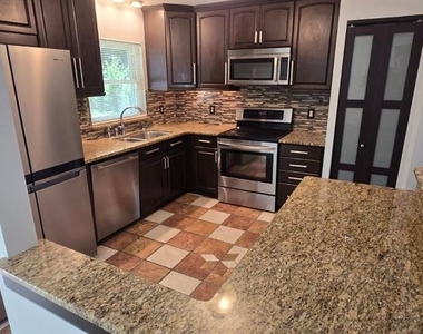 1340 Paradise Lane - Photo Thumbnail 3