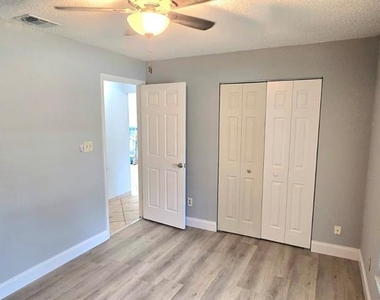 1340 Paradise Lane - Photo Thumbnail 7