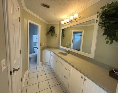 206 Hollywood Court N - Photo Thumbnail 14
