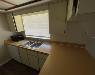 750 Zella Lane - Photo Thumbnail 4