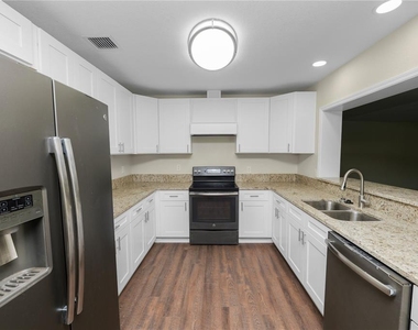1112 N Pennsylvania Avenue - Photo Thumbnail 16