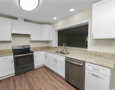 1112 N Pennsylvania Avenue - Photo Thumbnail 18