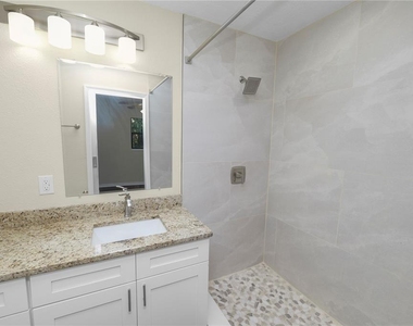 1112 N Pennsylvania Avenue - Photo Thumbnail 27