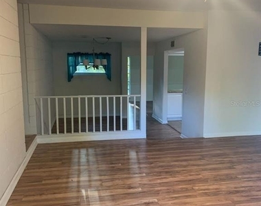 2221 Nw 54th Terrace - Photo Thumbnail 2