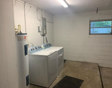 2221 Nw 54th Terrace - Photo Thumbnail 16