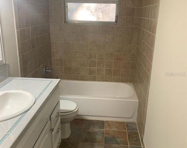 2221 Nw 54th Terrace - Photo Thumbnail 13