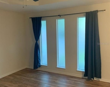 2221 Nw 54th Terrace - Photo Thumbnail 3