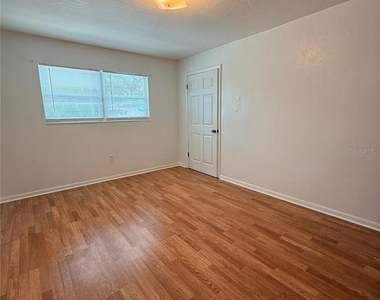 2614 Sw 31st Place - Photo Thumbnail 12