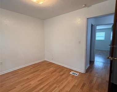 2614 Sw 31st Place - Photo Thumbnail 20