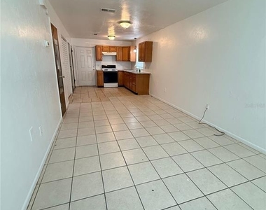 2614 Sw 31st Place - Photo Thumbnail 1
