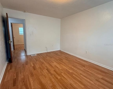 2614 Sw 31st Place - Photo Thumbnail 14