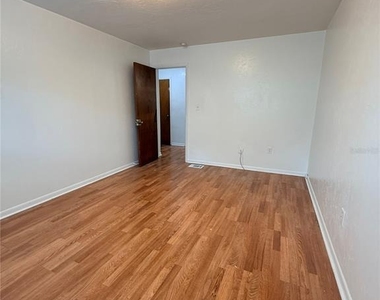 2614 Sw 31st Place - Photo Thumbnail 13
