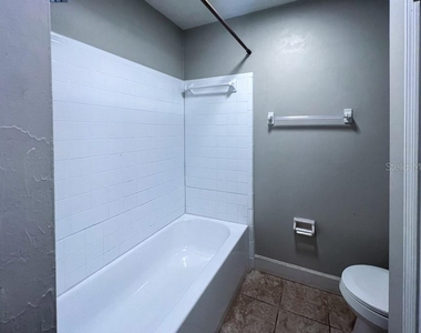 7420 Sw 42nd Place - Photo Thumbnail 12