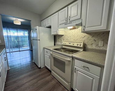 7420 Sw 42nd Place - Photo Thumbnail 7